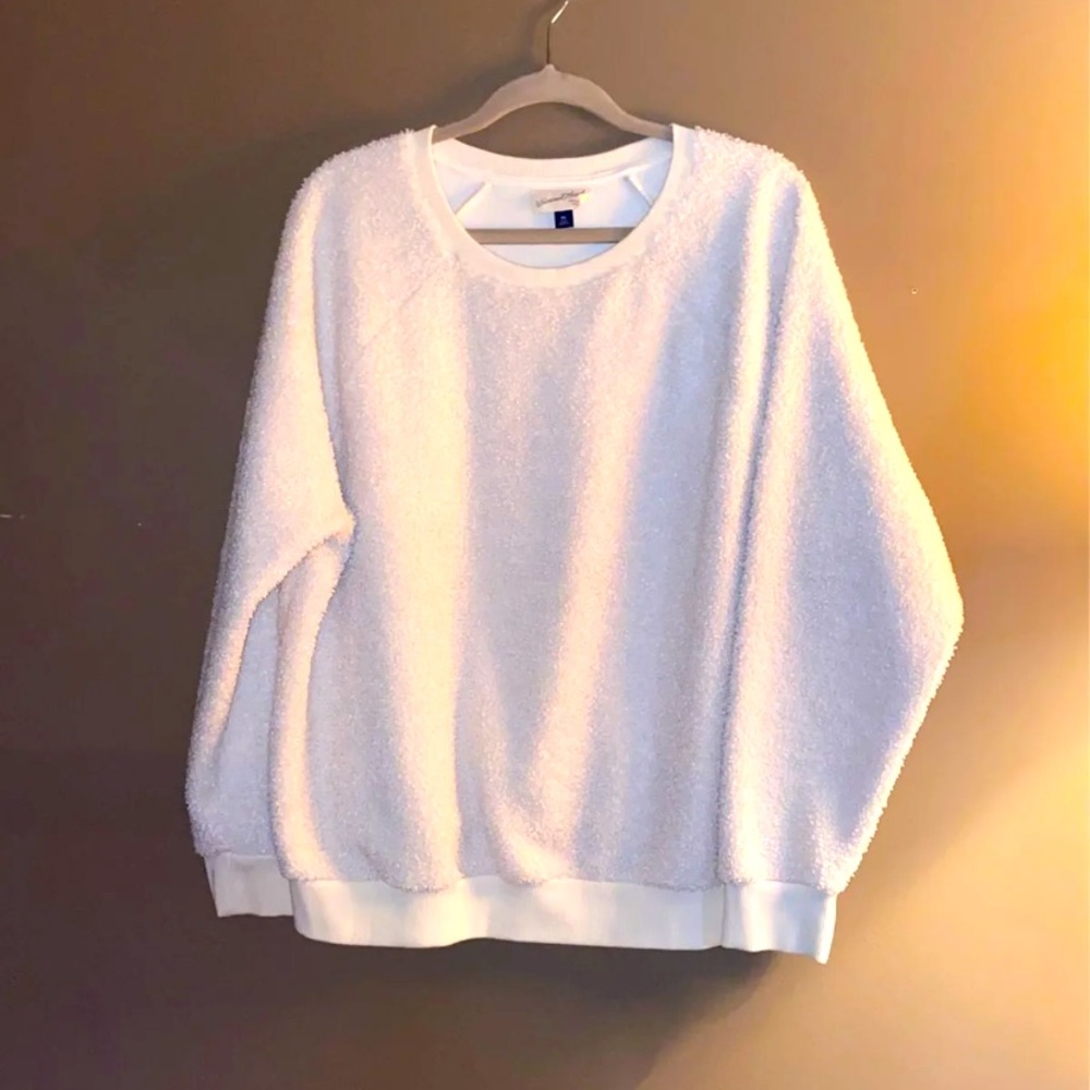 Sherpa style pull over crew neck never worn